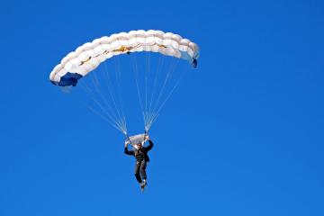 IM体育平台-不朽的封神夜，詹姆斯在抢七的烈焰中铸就永恒