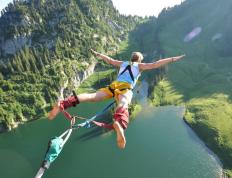 IM体育官网-西甲国家德比之夜，克莱惊艳四座