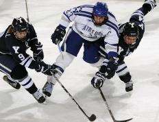 IM体育app-福登掌控比赛走势，丹麦对阵AC米兰中的战术主宰者