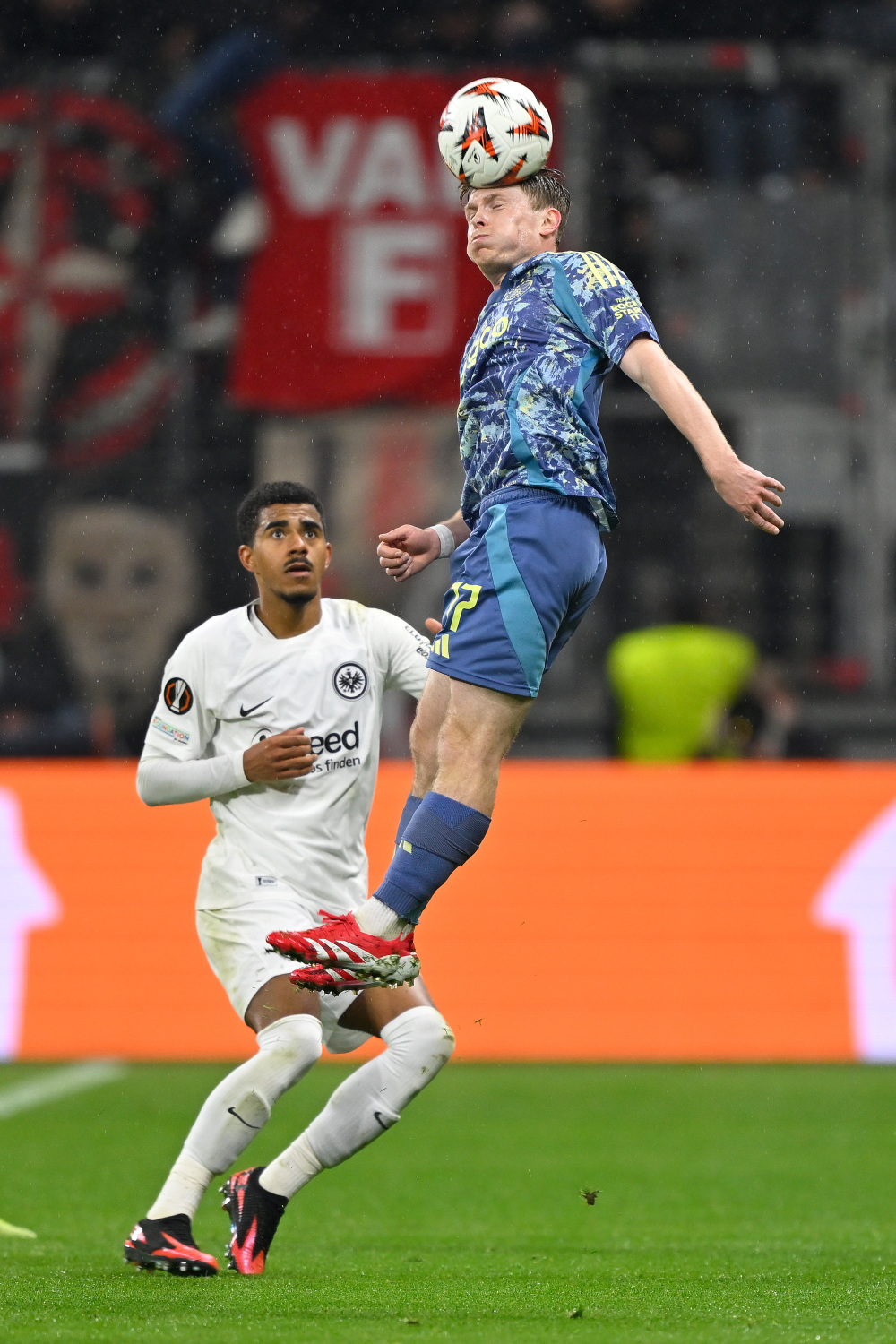 IM体育注册链接-包含法兰克福欢迎瑞士豪门，备战重要赛事的词条