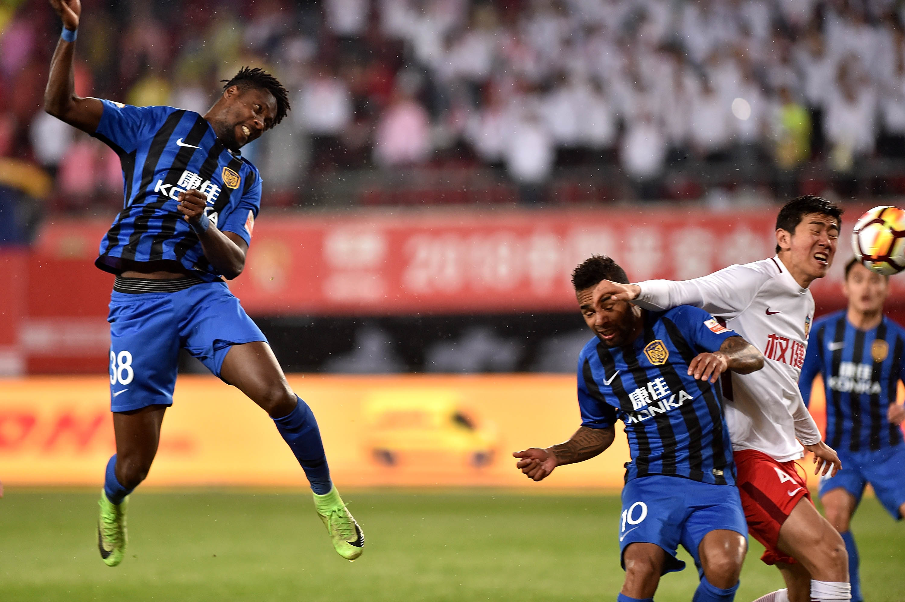 IM体育官网入口-苏宁主场艰难取胜,中超前四位置更稳固的简单介绍