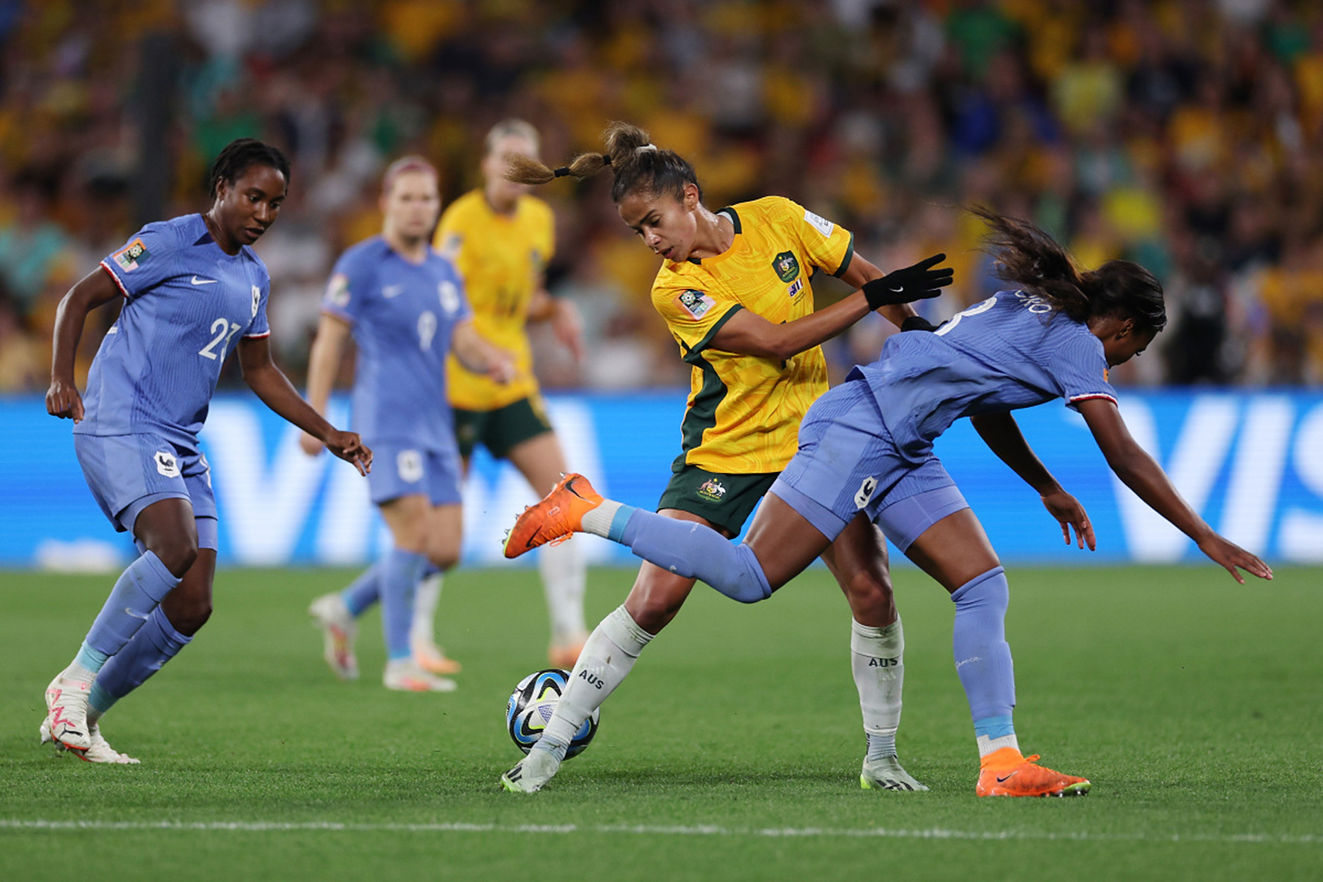 IM体育下载-包含澳大利亚女足赛场上演激动人心的一幕的词条