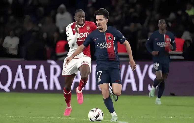 IM体育App下载-包含里尔客场惨败，法国豪门遭遇困境的词条