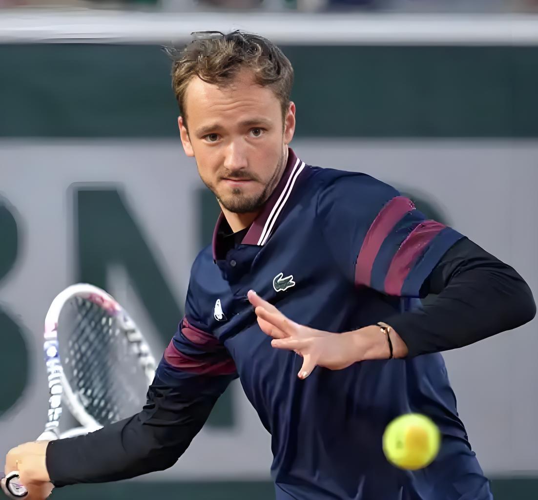 IM Sport-关于法网逆转温网，梅德韦杰夫高光表现的信息