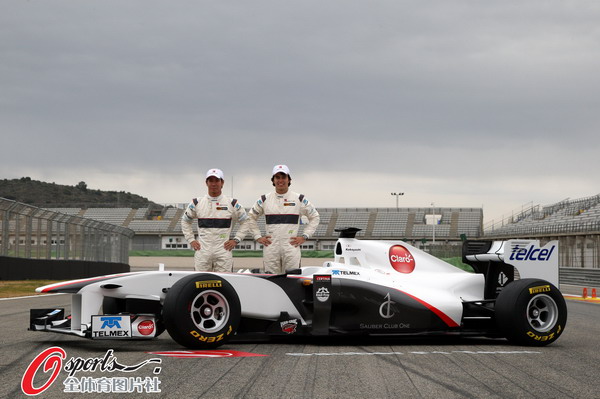 IM体育下载-阿斯顿马丁险胜索伯车队，佩雷兹带队取胜