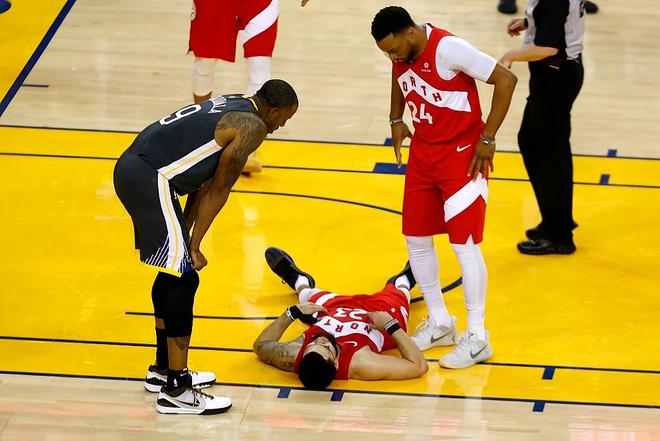 IM体育社区互动入口-深圳队逆转湖人，范弗利特点燃赛场的简单介绍