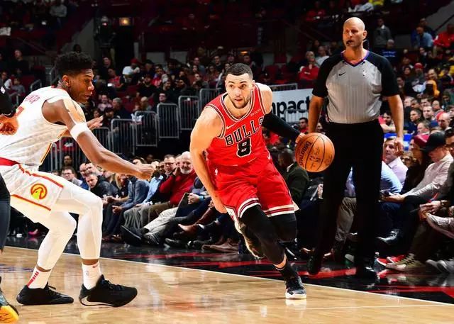 IM体育下载-关于骑士鏖战国王,拉文统治全场的信息