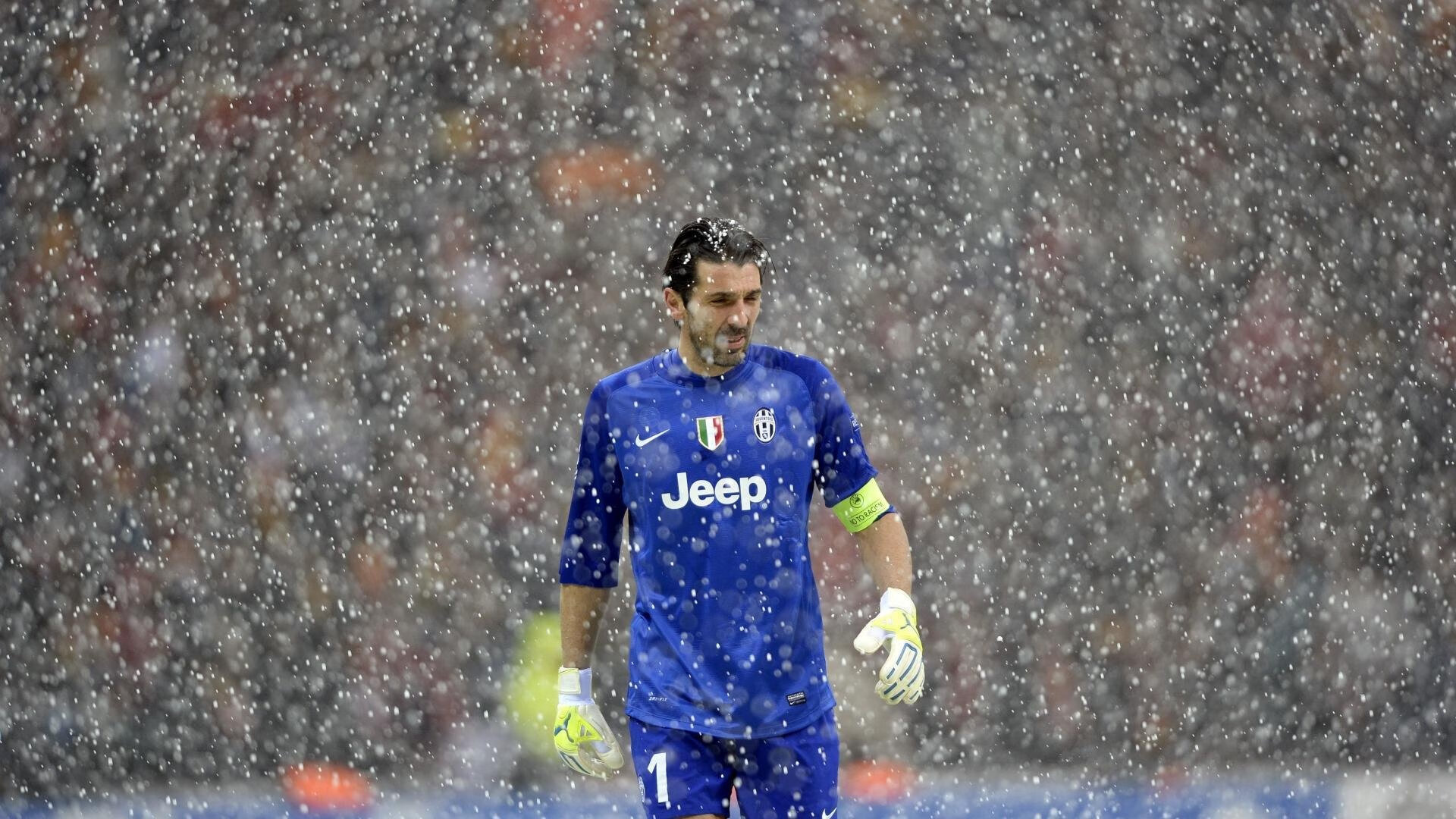 IM体育官方网站-不败神话的远征,勒沃库森抢七闪电战击溃红魔