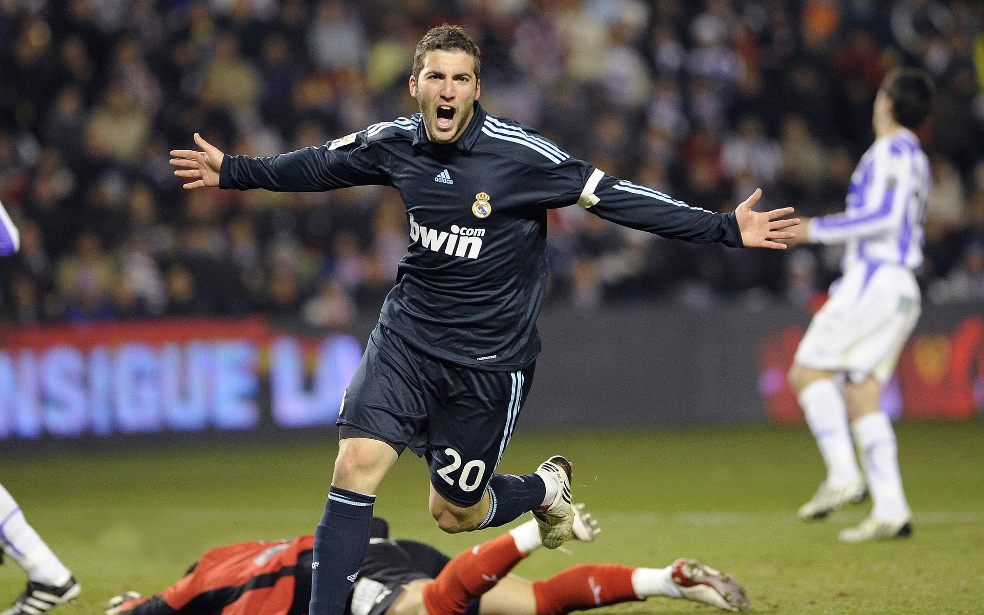 IM体育平台-萨内,当无解成为常态,卡塔尔资本如何为切尔西按下静音键